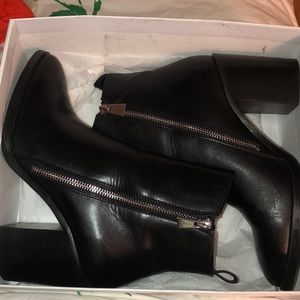 Steve Madden tishaa black leather boots size 8.0
